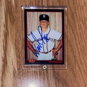 Wade Boggs Autographed Card (MISC10)